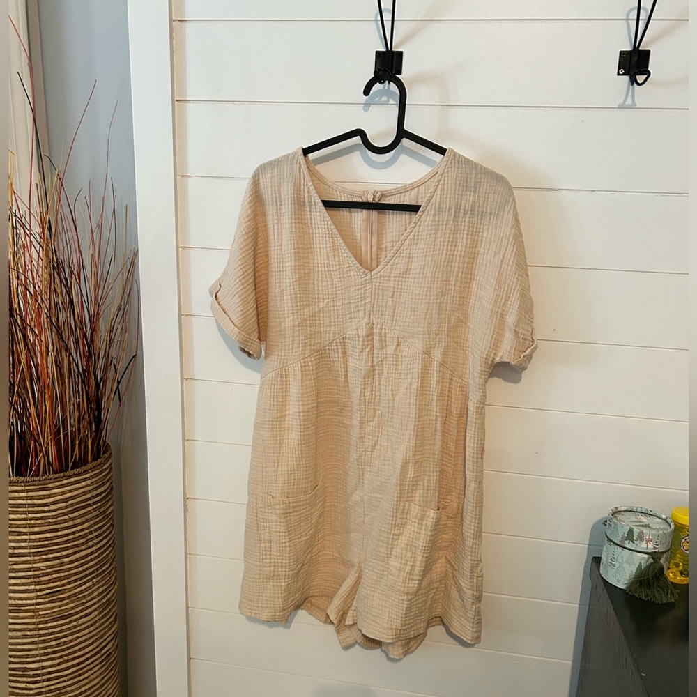 Cream romper